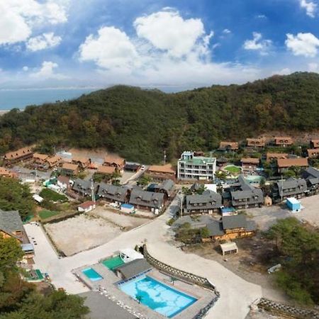 Boryeong Rich Valley Log Village Pension Luaran gambar