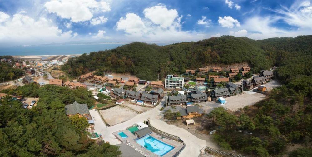 Boryeong Rich Valley Log Village Pension Luaran gambar